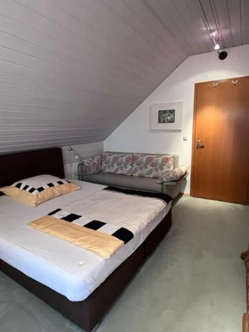 Zimmer Zum Wohlfuehlen Eching (Landshut) Exterior foto